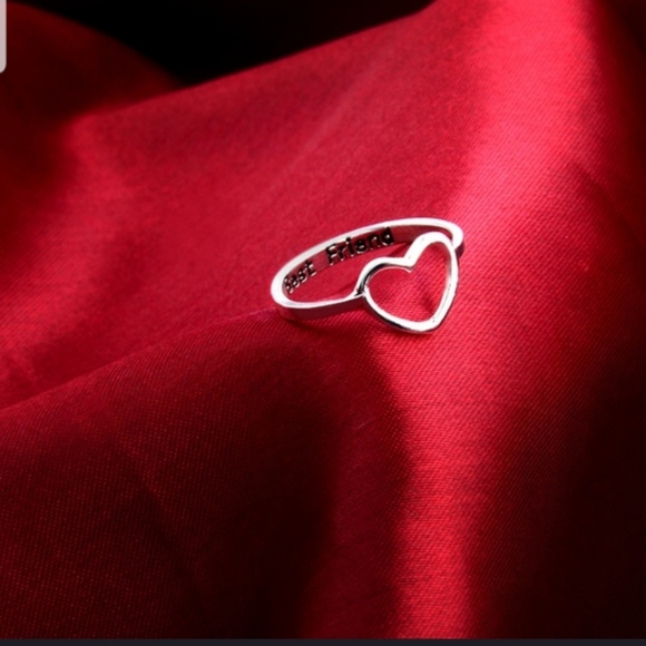 ❤❤Adorable Best Friend Heart Ring in SILVER ❤❤ - Picture 2 of 10